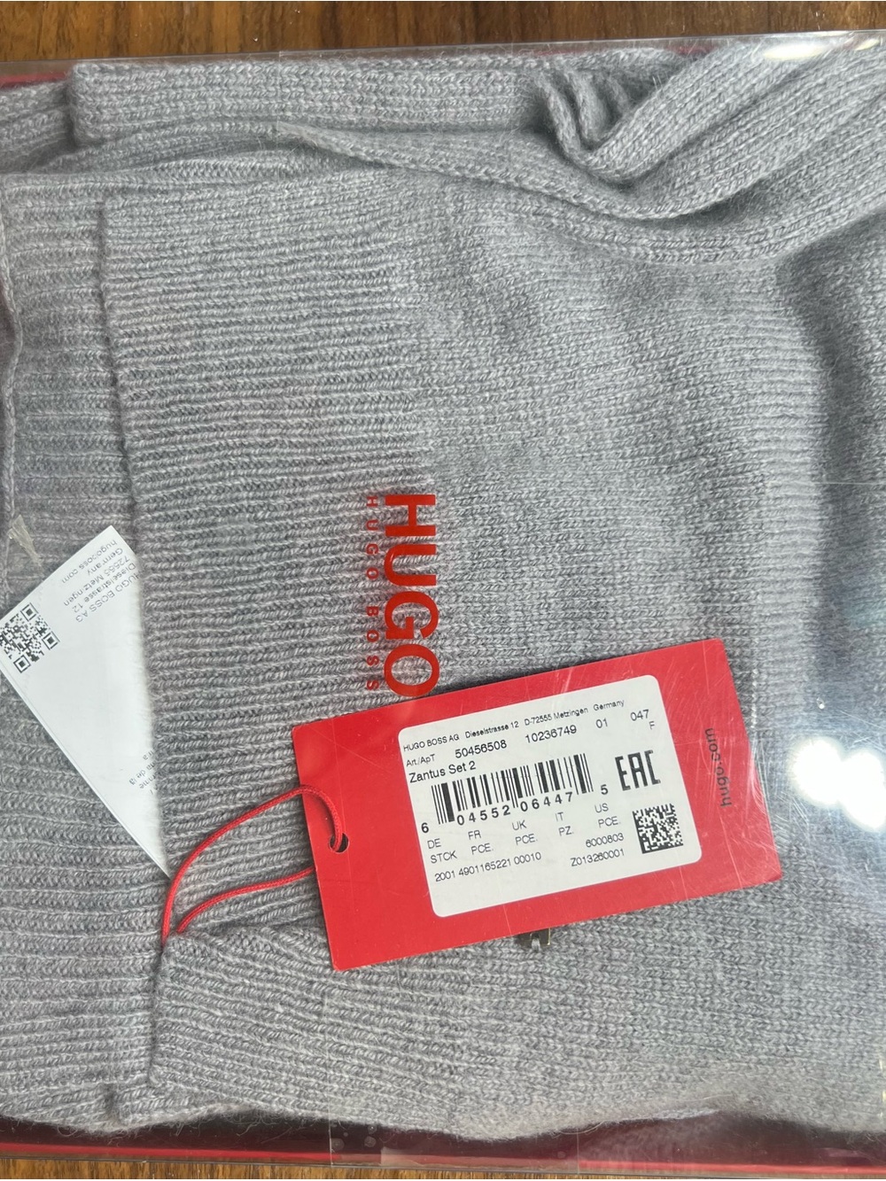 Hugo Boss Light Gray Crewneck Scarf with Red Logo